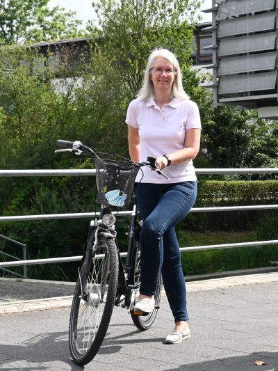 Person mit Fahrrad