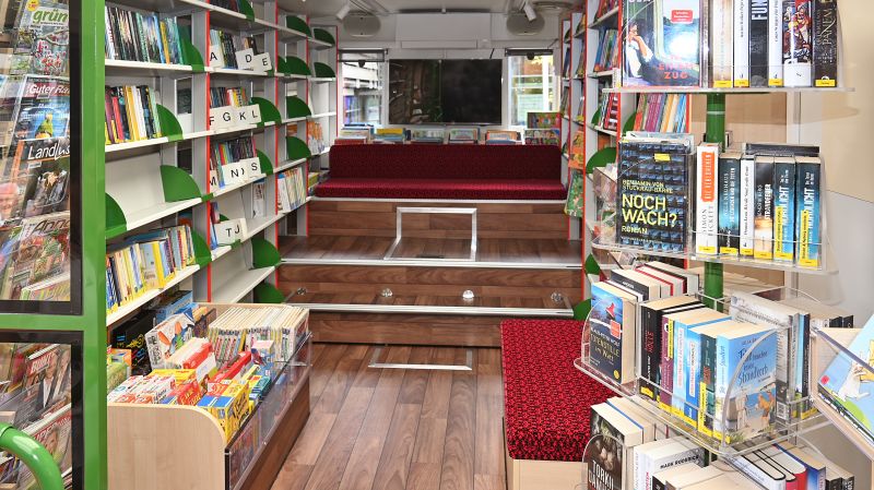 Bücherbus von innen